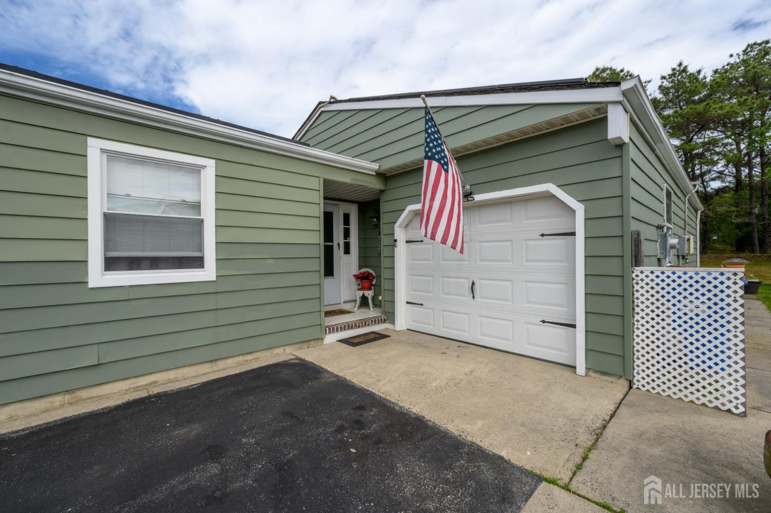 87 Chesterfield Lane