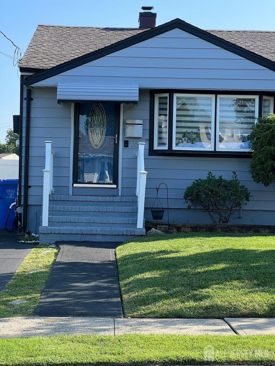 Photo 4 of 28 of 38 Harned Avenue house