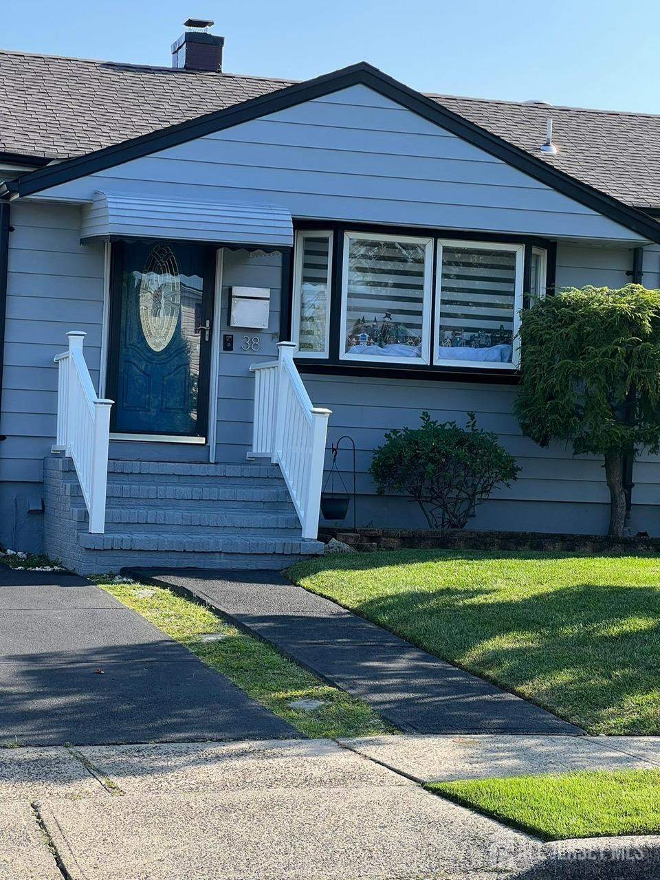 Photo 5 of 28 of 38 Harned Avenue house