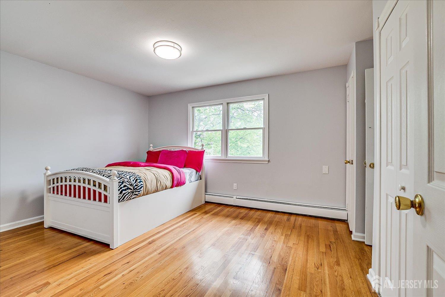 878 Beatrice Parkway, Edison, New Jersey image 25