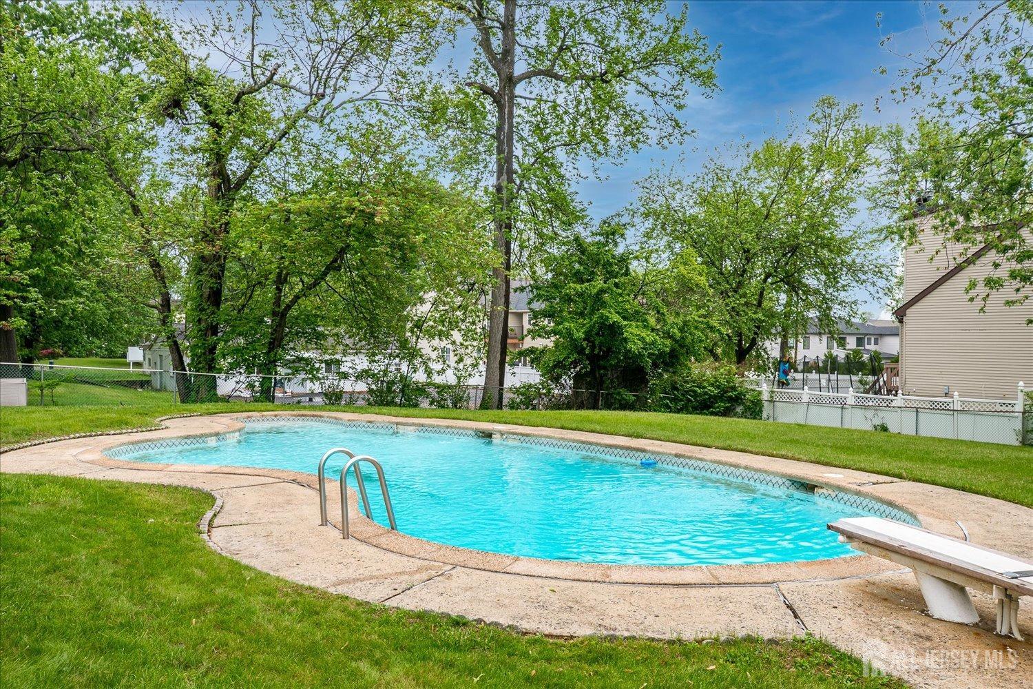 878 Beatrice Parkway, Edison, New Jersey image 31