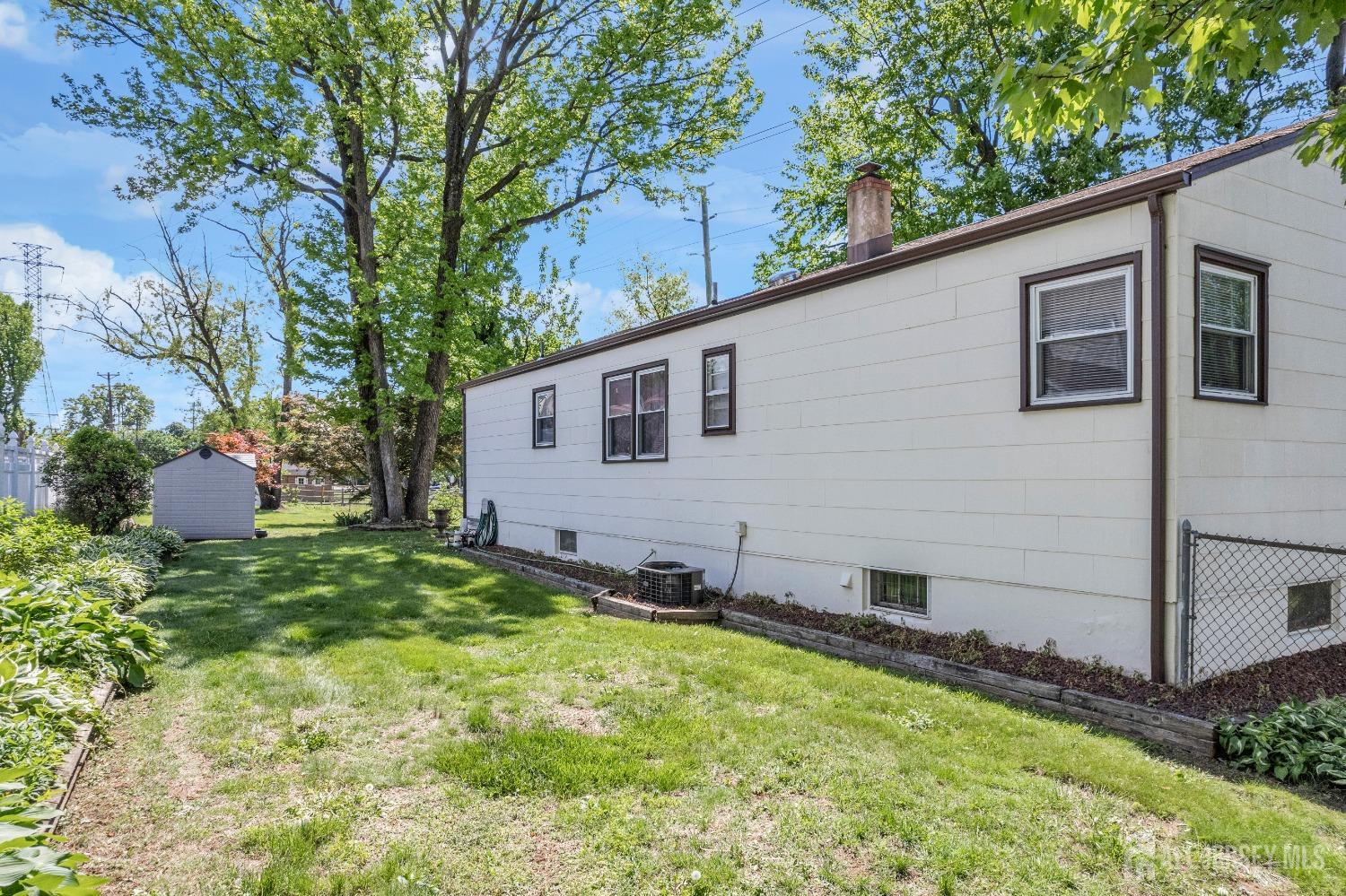 92 Maplewood Avenue, Edison, New Jersey image 39
