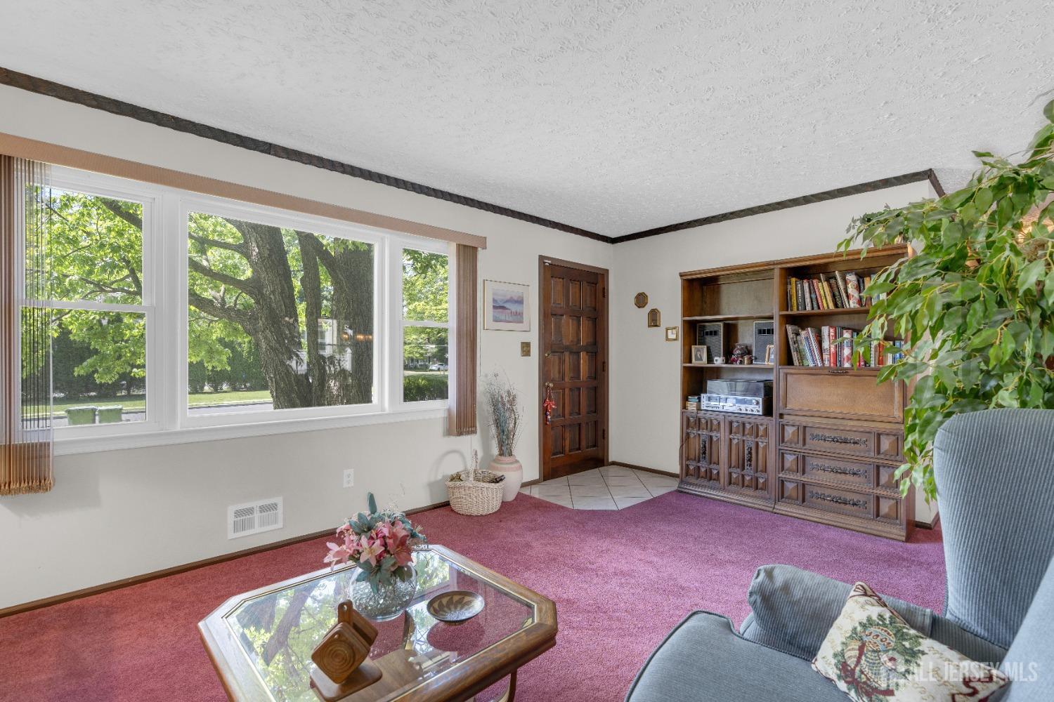 92 Maplewood Avenue, Edison, New Jersey image 9