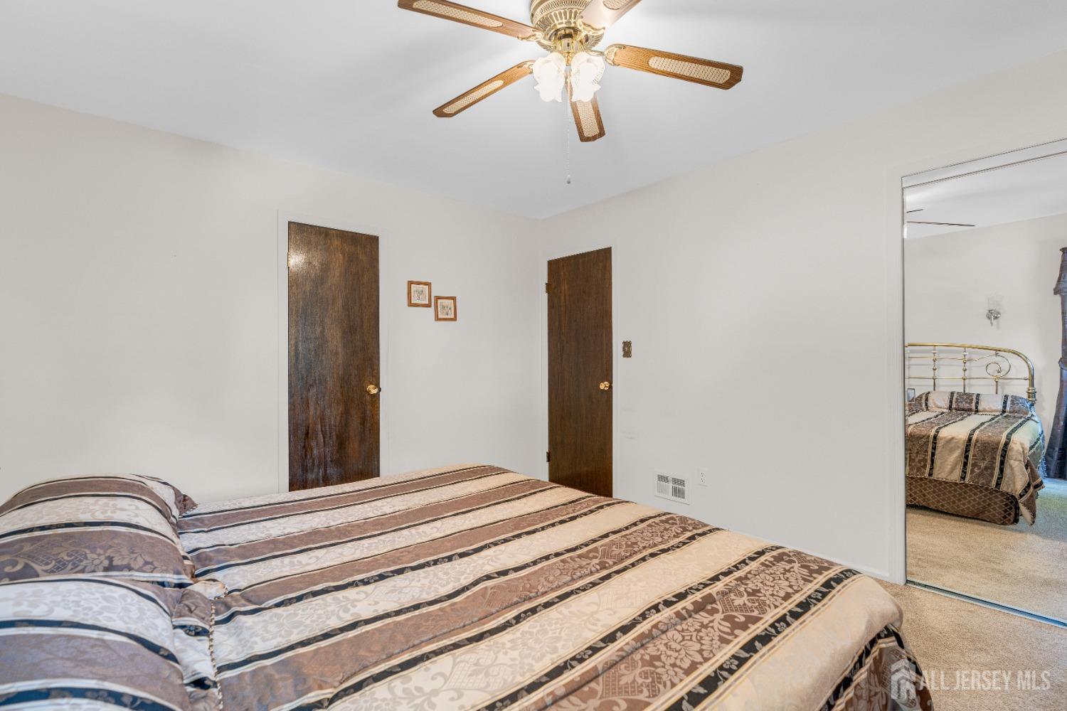 92 Maplewood Avenue, Edison, New Jersey image 25