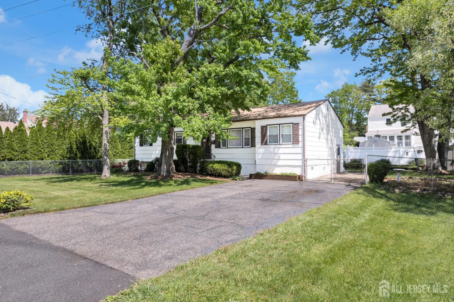 92 Maplewood Avenue, Edison, New Jersey image 4