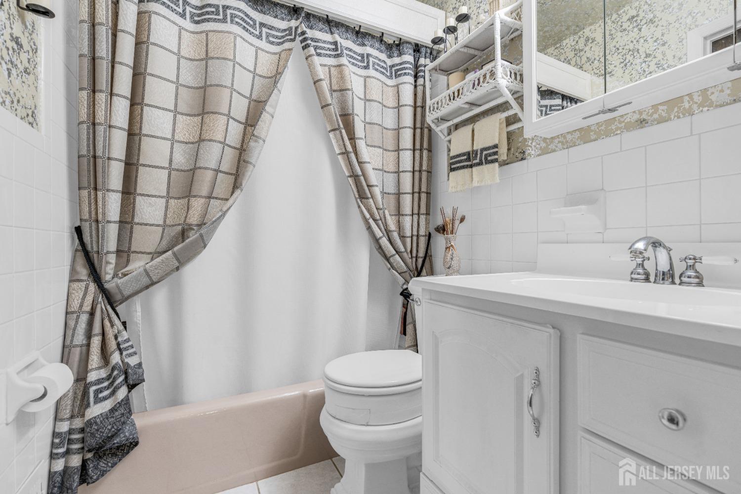 92 Maplewood Avenue, Edison, New Jersey image 30