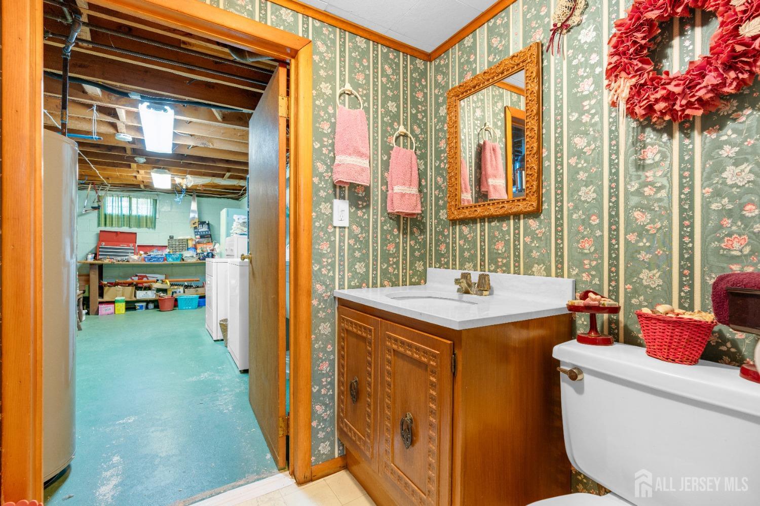 92 Maplewood Avenue, Edison, New Jersey image 34