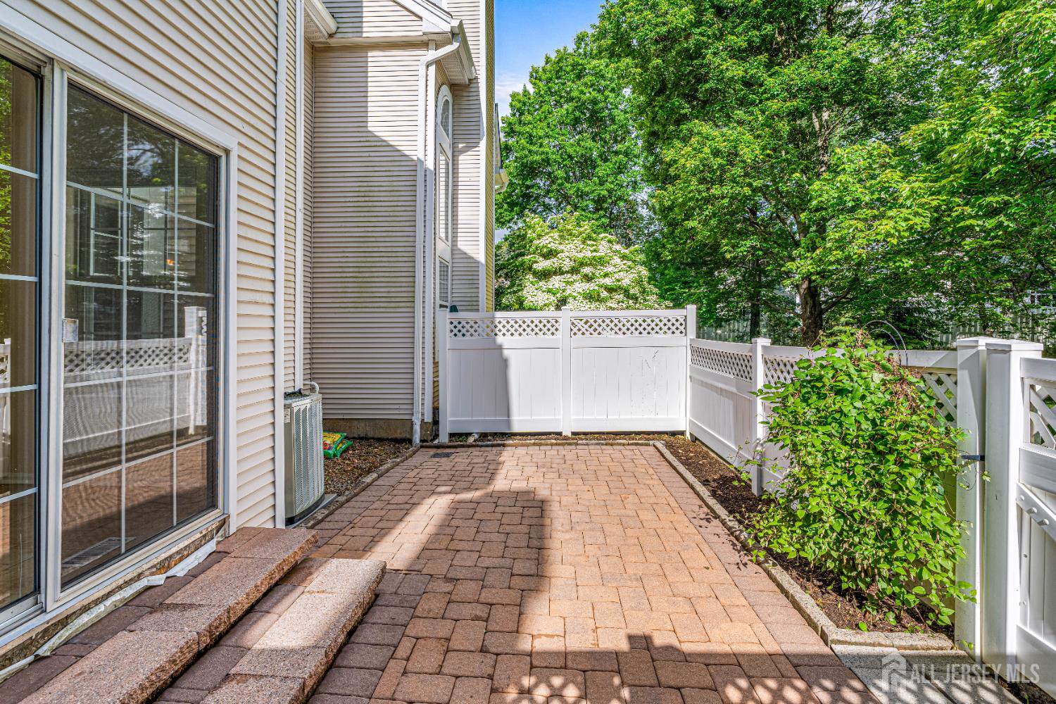 21 Lee Court, Plainsboro, New Jersey image 6