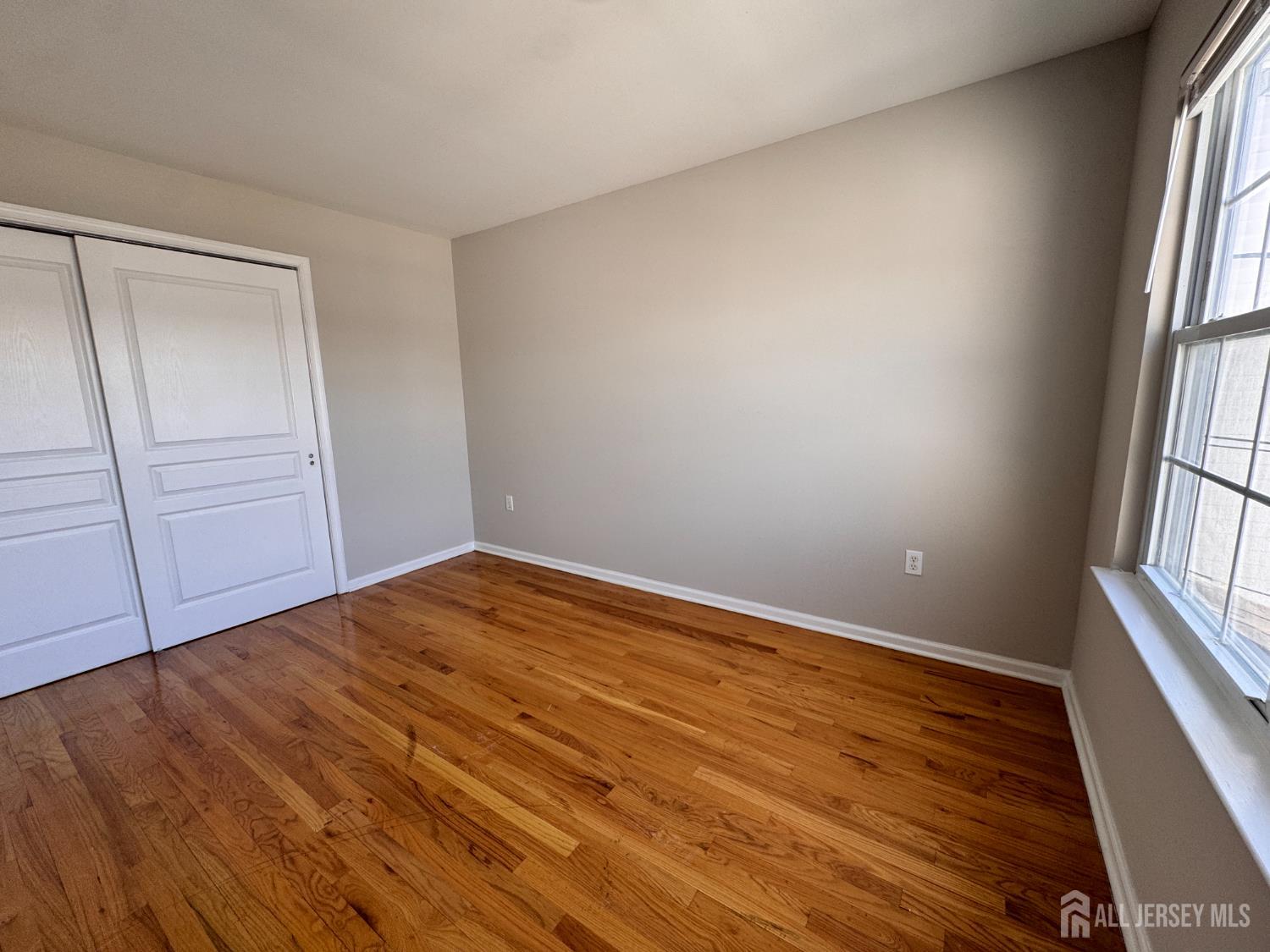 32 Mercer Street, Carteret, New Jersey image 4
