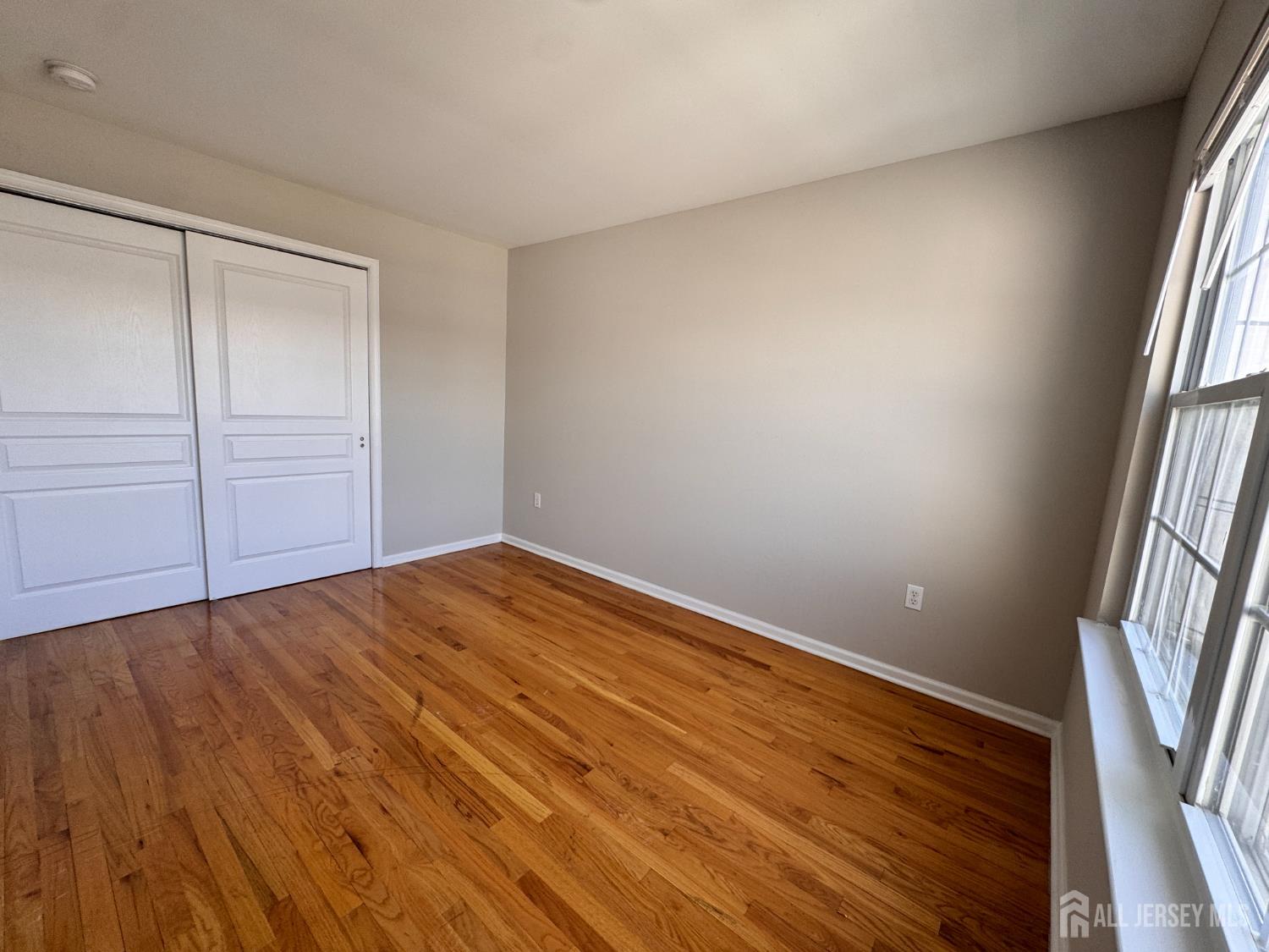 32 Mercer Street, Carteret, New Jersey image 6