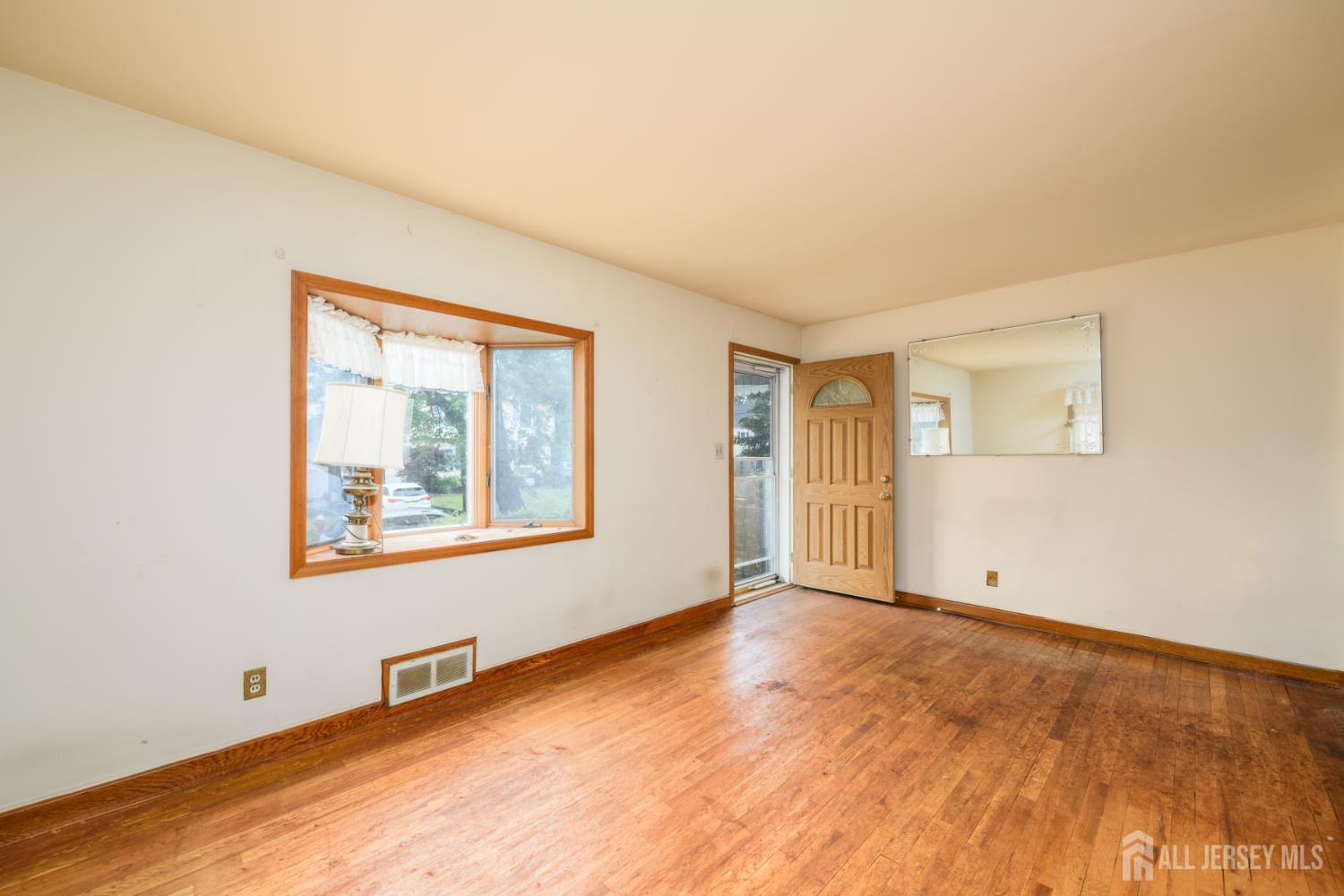 644 Monmouth Avenue, Kenilworth, New Jersey image 4