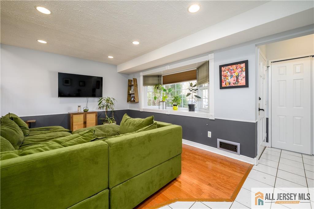 7 Hollywood Street, South River, New Jersey image 6