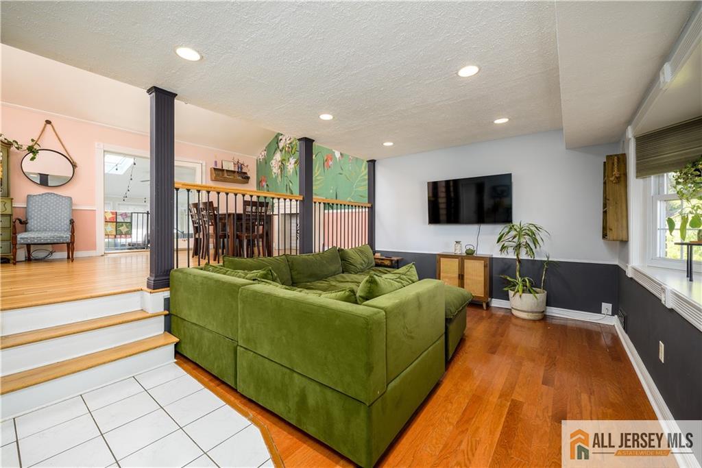 7 Hollywood Street, South River, New Jersey image 4