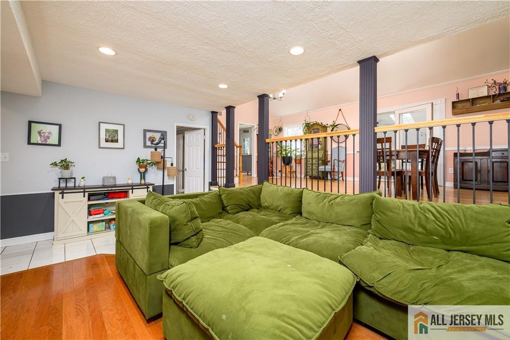 7 Hollywood Street, South River, New Jersey image 5