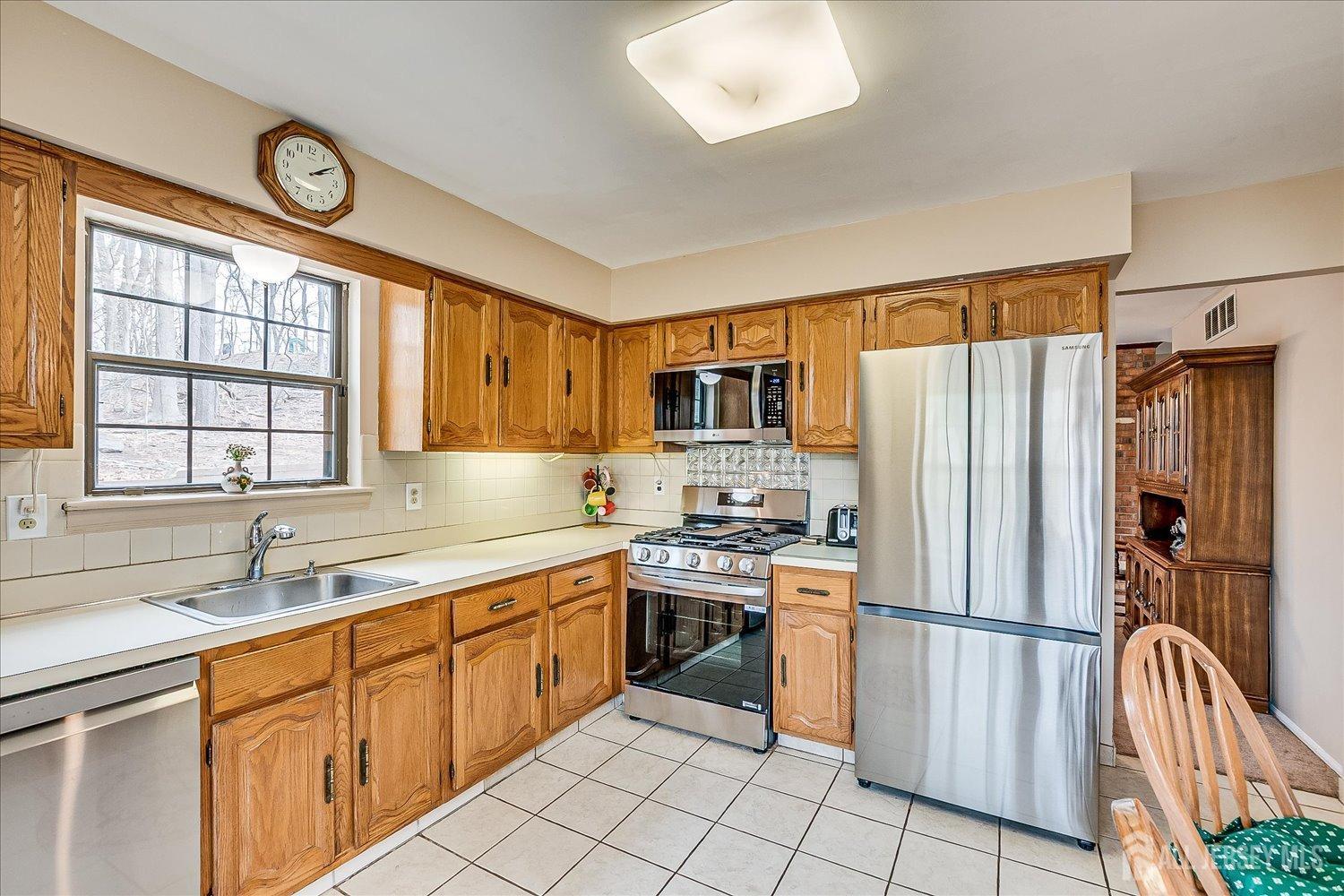 228 Perth Hill Court, Aberdeen, New Jersey image 10