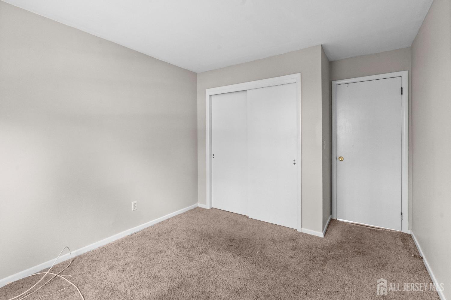 31 Hanover Square, Middlesex, New Jersey image 13