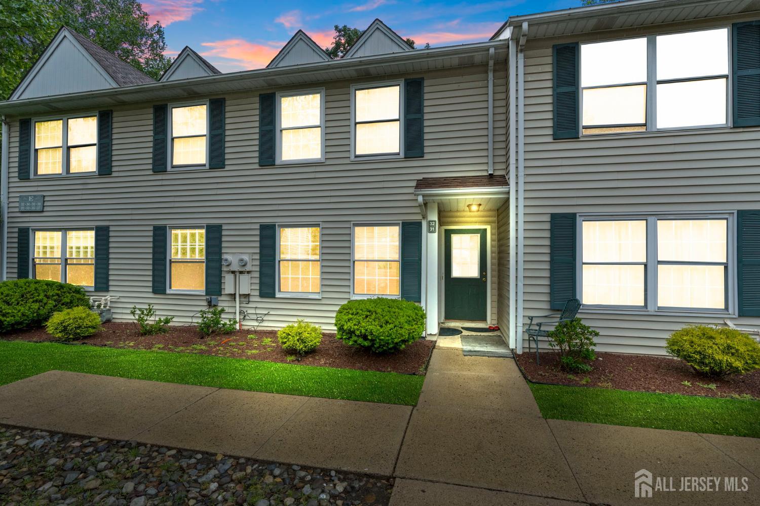 31 Hanover Square, Middlesex, New Jersey image 1