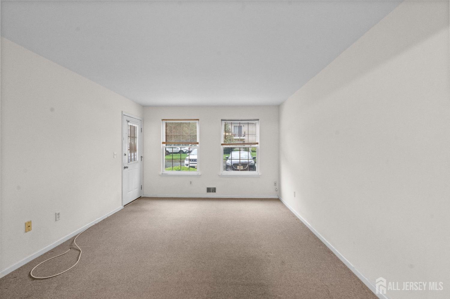 31 Hanover Square, Middlesex, New Jersey image 4