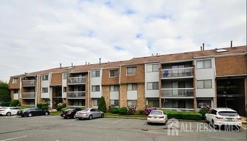Condo For Sale - 513 Edison Glen Terrace<br/> Edison, NJ 08837