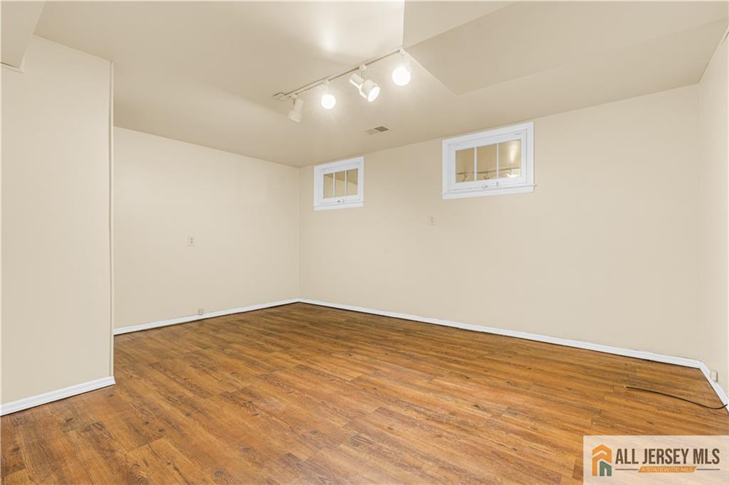 37 Wilk Road, Edison, New Jersey image 39