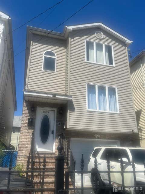 Apartment For Rent - 1089 Magnolia Avenue<br/> Union County, Elizabeth, NJ 07201