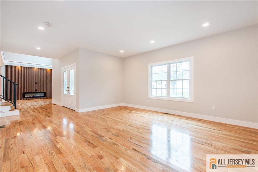 Piscataway, New Jersey, 08854, United States, 7 Bedrooms Bedrooms, ,6 BathroomsBathrooms,Residential,Active,2041679