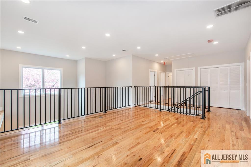Piscataway, New Jersey, 08854, United States, 7 Bedrooms Bedrooms, ,6 BathroomsBathrooms,Residential,Active,2041679