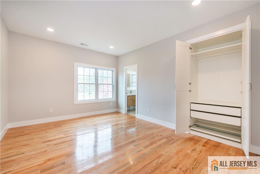 Piscataway, New Jersey, 08854, United States, 7 Bedrooms Bedrooms, ,6 BathroomsBathrooms,Residential,Active,2041679