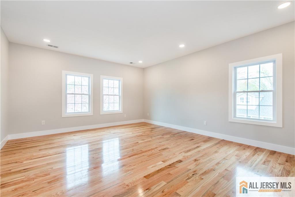 Piscataway, New Jersey, 08854, United States, 7 Bedrooms Bedrooms, ,6 BathroomsBathrooms,Residential,Active,2041679