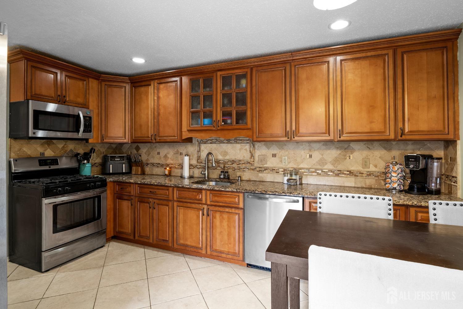74 Kingfisher Court, Marlboro, New Jersey image 12