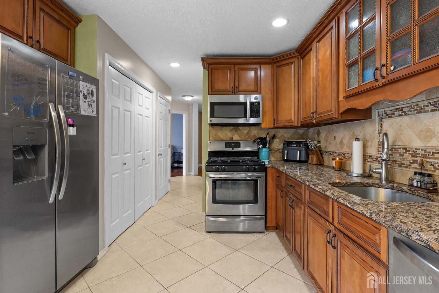 74 Kingfisher Court, Marlboro, New Jersey image 13