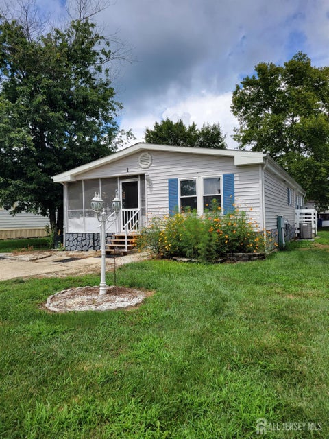 Mobile Home For Sale - 1 Poe Road<br/> North Brunswick, NJ 08902