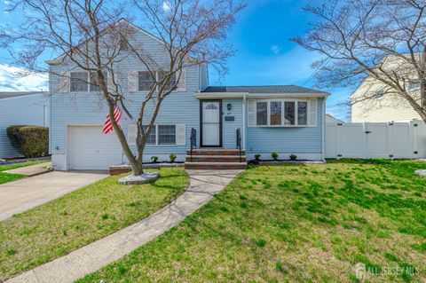 Homes For Sale - 67 Albert Drive<br/> Sayreville, NJ 08859