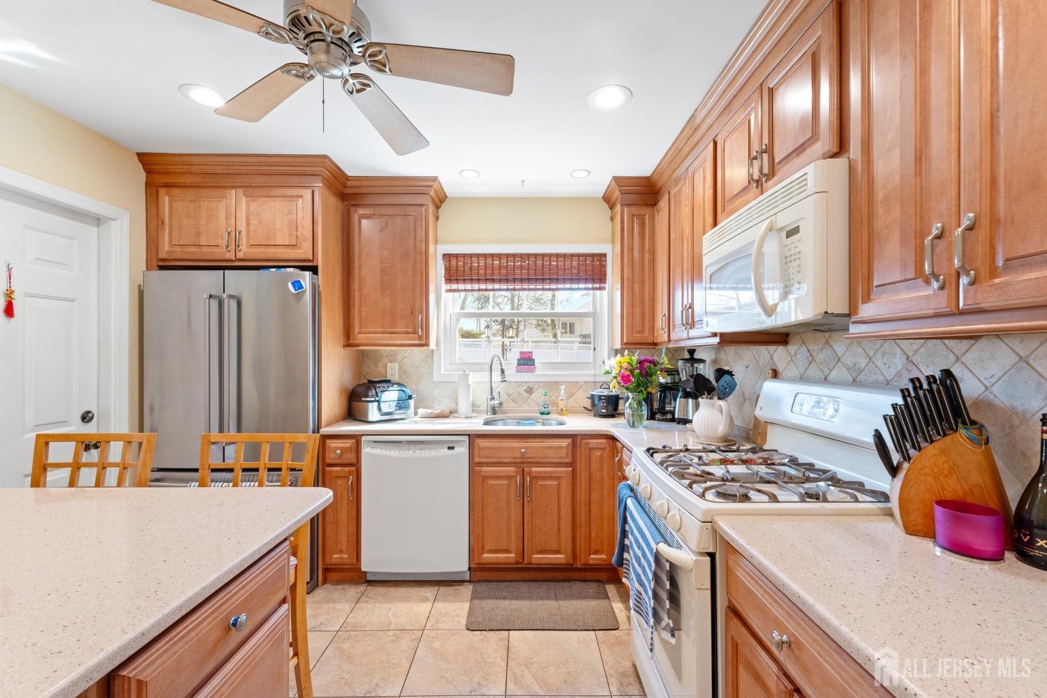 43 Throckmorton Lane, Old Bridge, New Jersey image 9