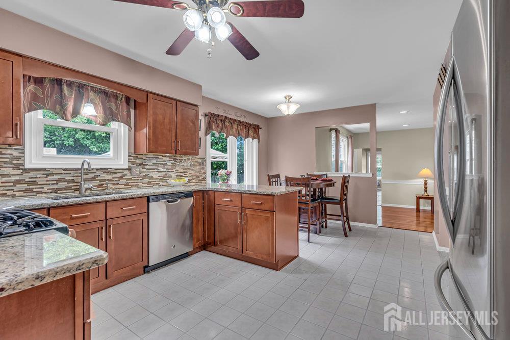 51 Sturbridge Drive, Piscataway, New Jersey image 24