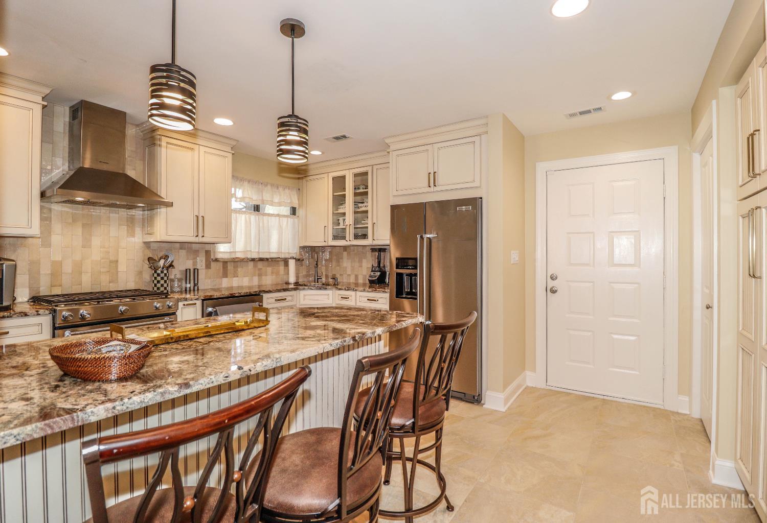 22 Carriage Place, Edison, New Jersey image 16