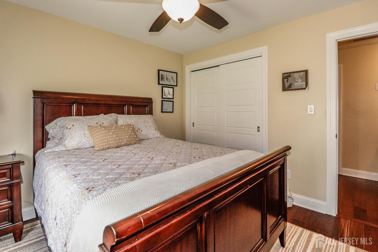 22 Carriage Place, Edison, New Jersey image 27