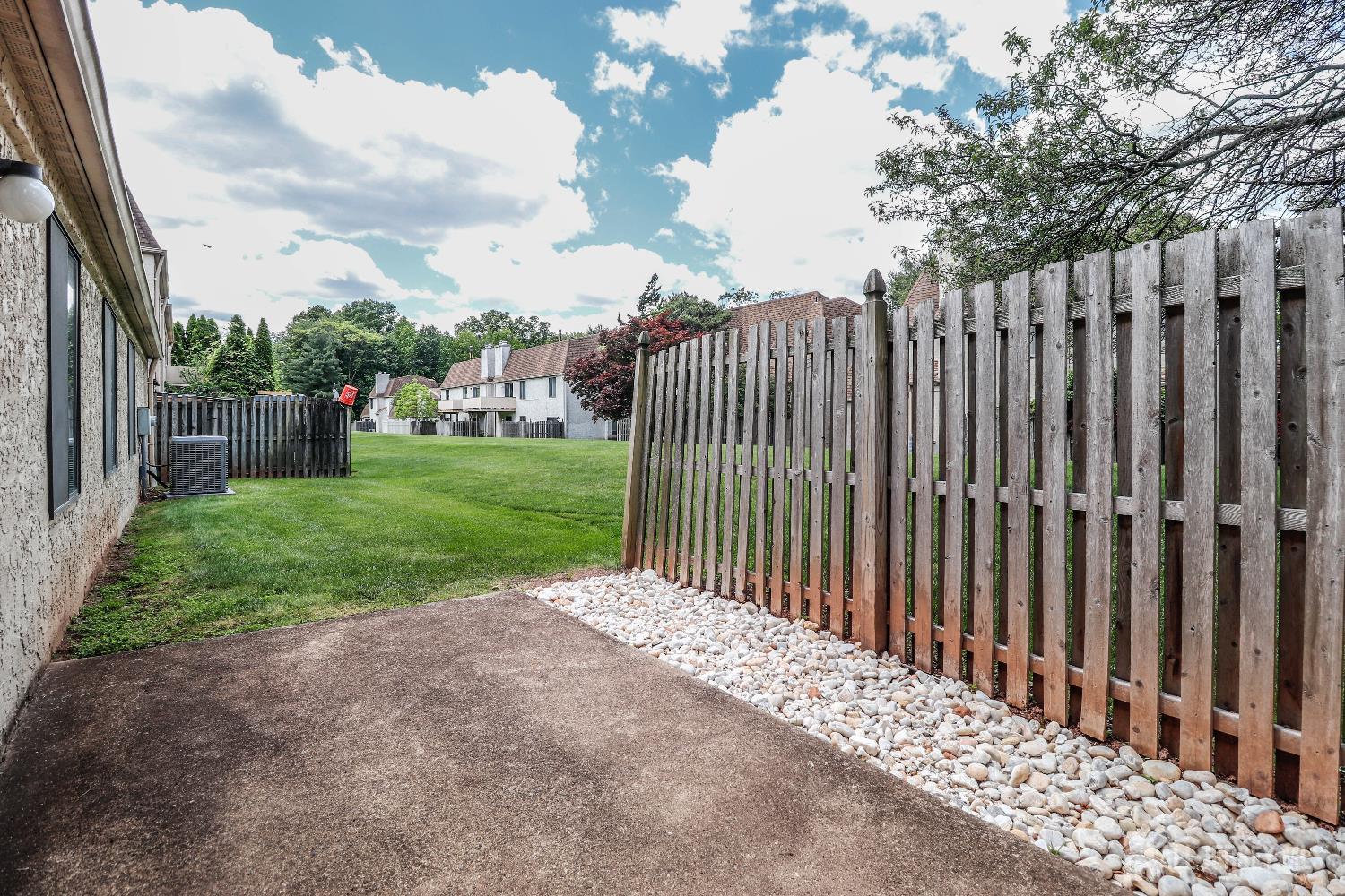 22 Carriage Place, Edison, New Jersey image 30