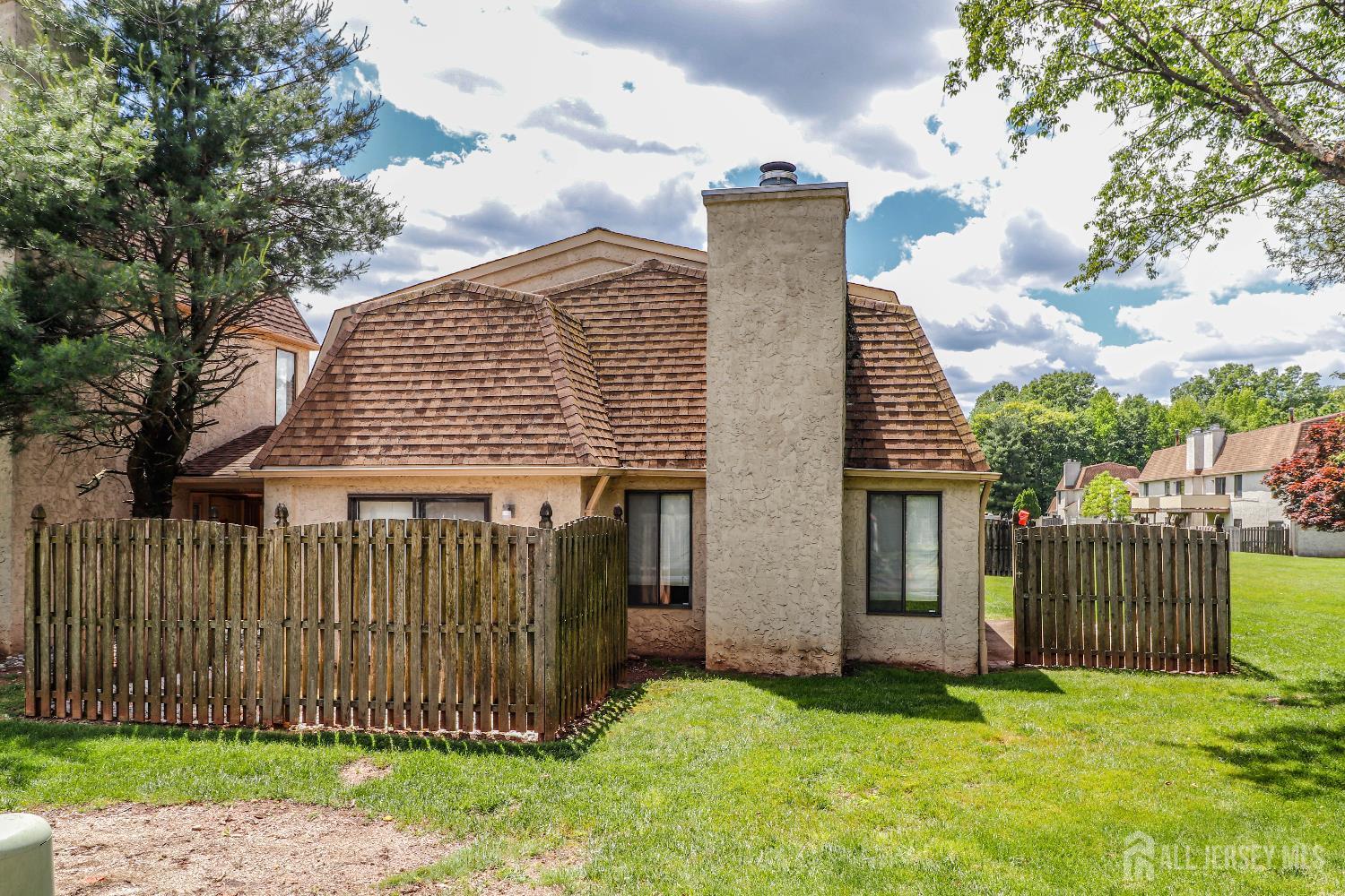 22 Carriage Place, Edison, New Jersey image 32