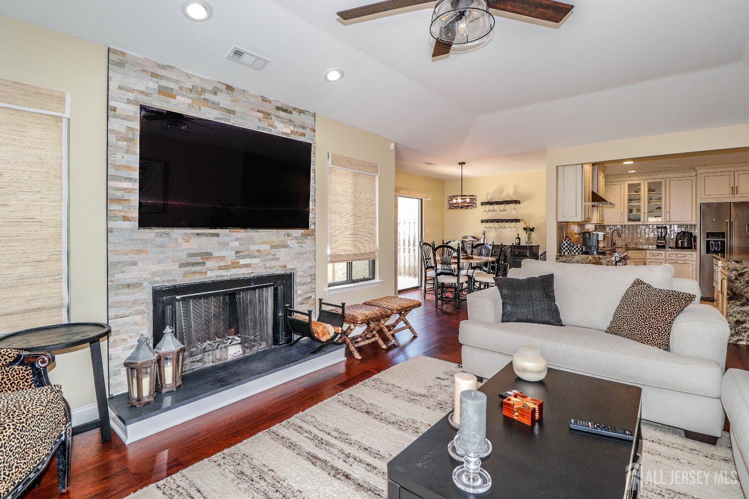 22 Carriage Place, Edison, New Jersey image 7