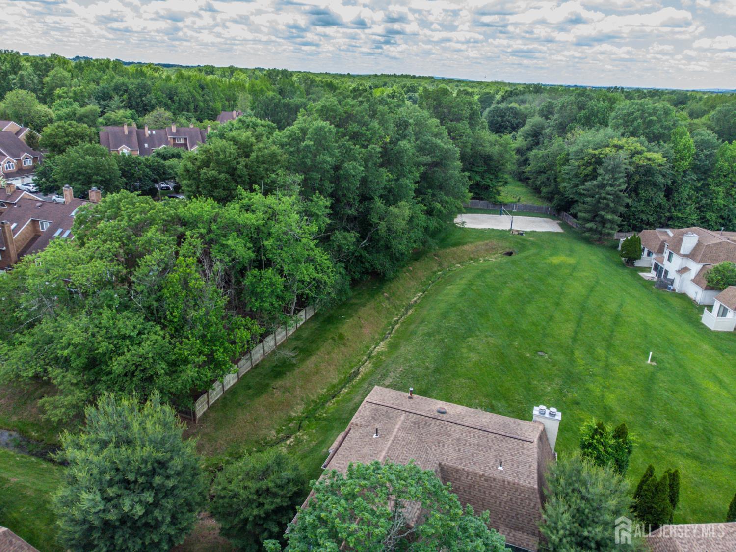22 Carriage Place, Edison, New Jersey image 35
