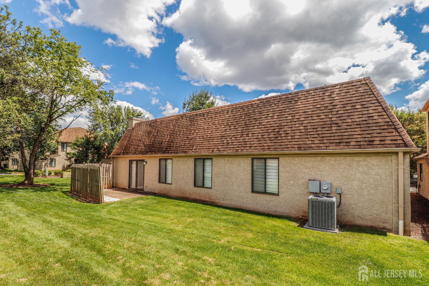 22 Carriage Place, Edison, New Jersey image 33