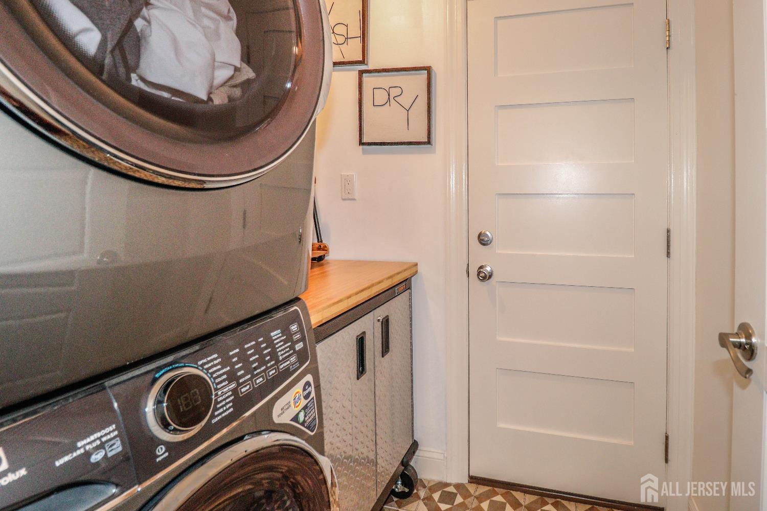 22 Carriage Place, Edison, New Jersey image 18
