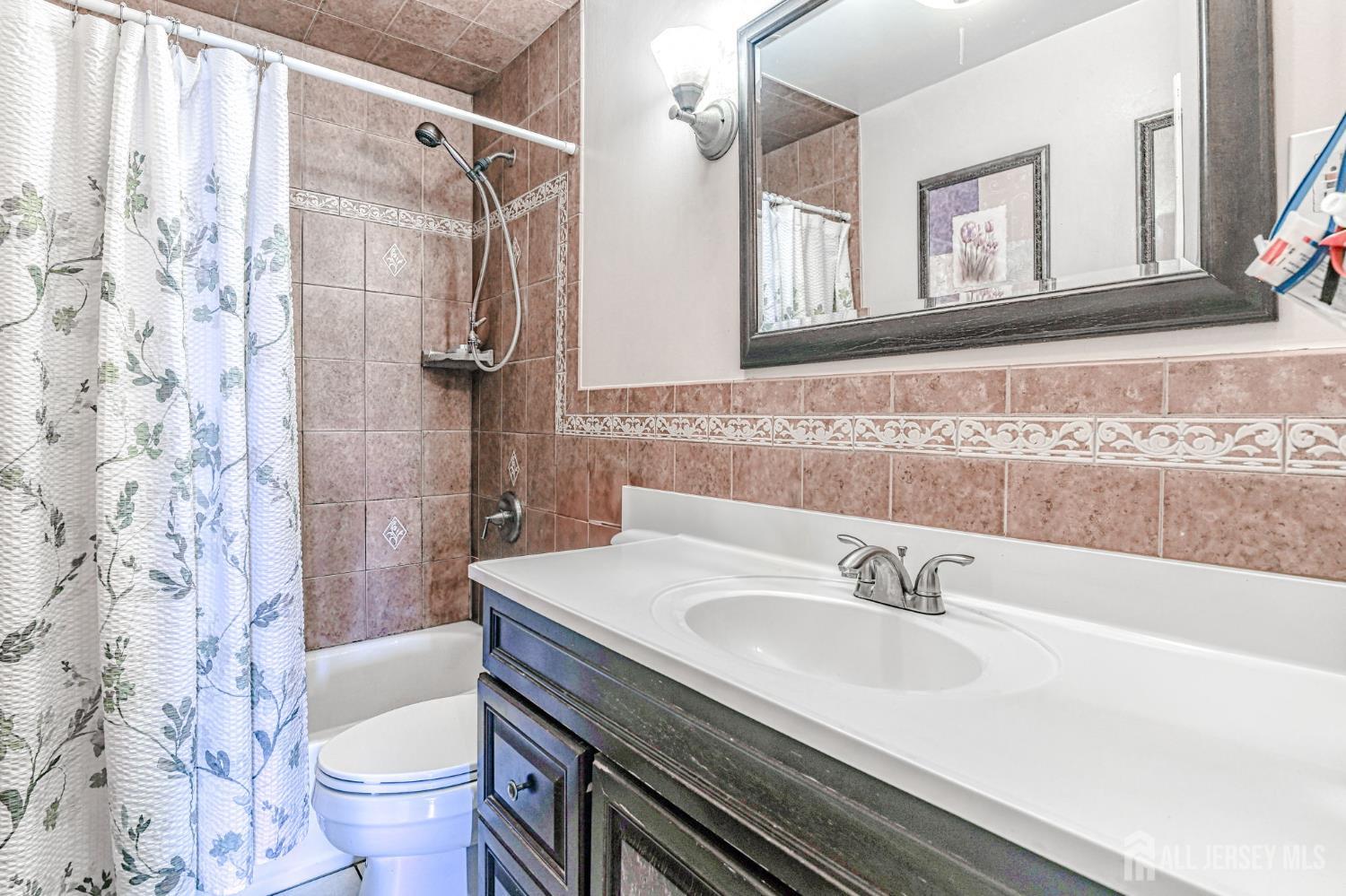 2 Bradley Drive, Edison, New Jersey image 19
