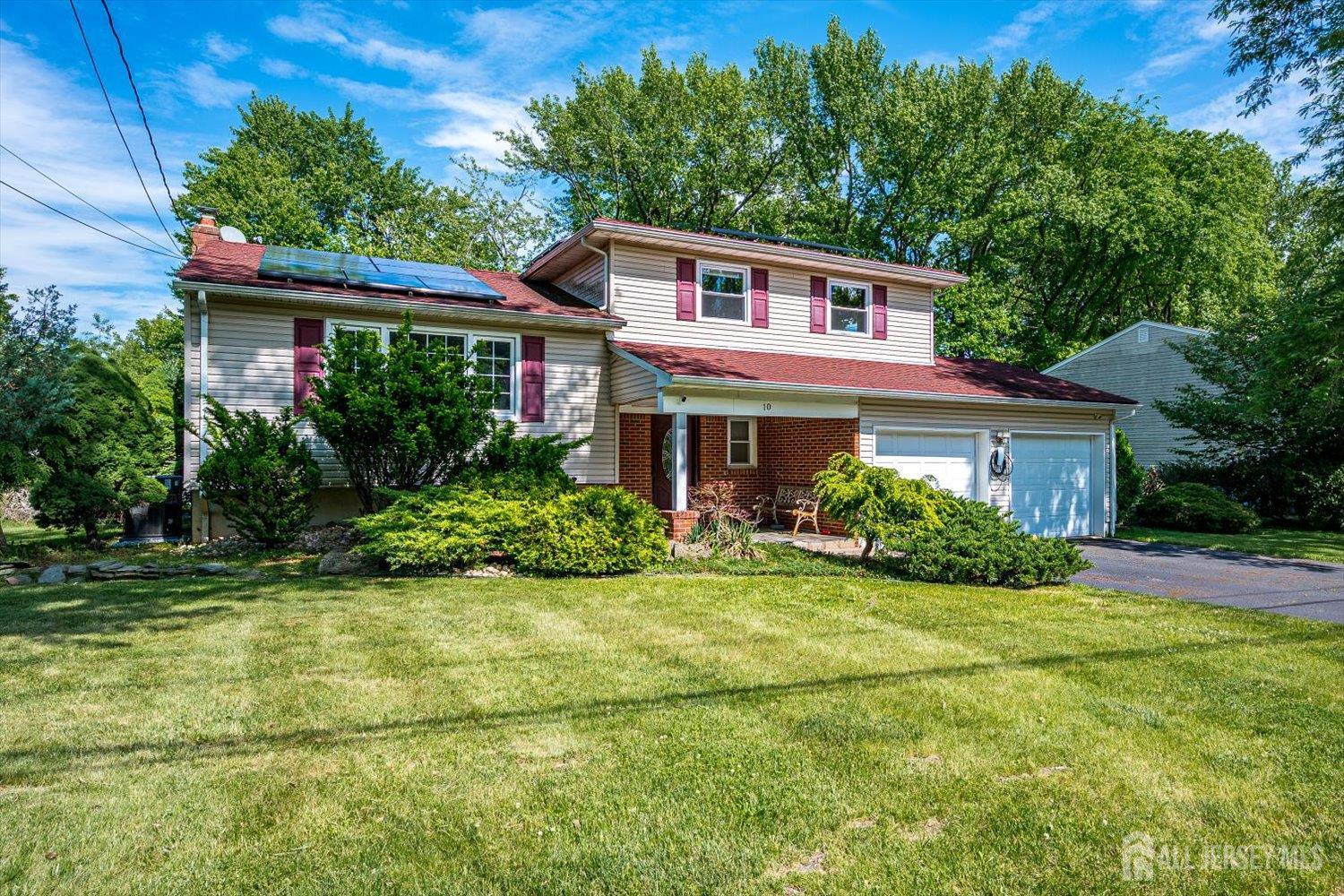 10 Falcon Drive