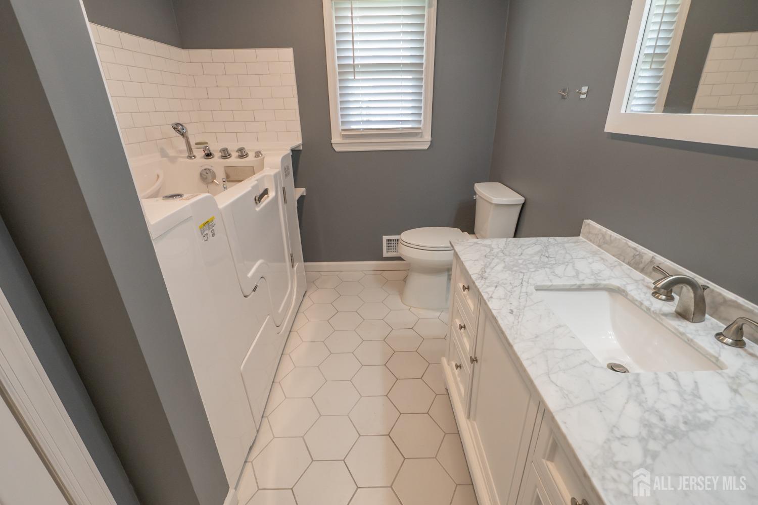 9 Wood Lake Drive, Piscataway, New Jersey image 23