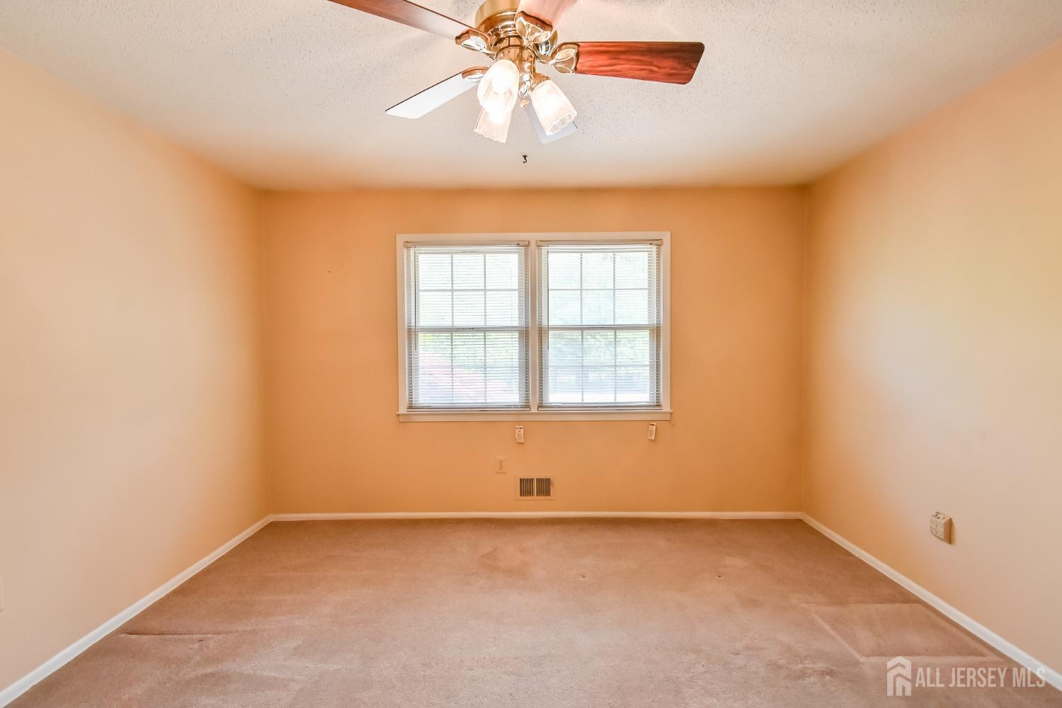9 Wood Lake Drive, Piscataway, New Jersey image 26
