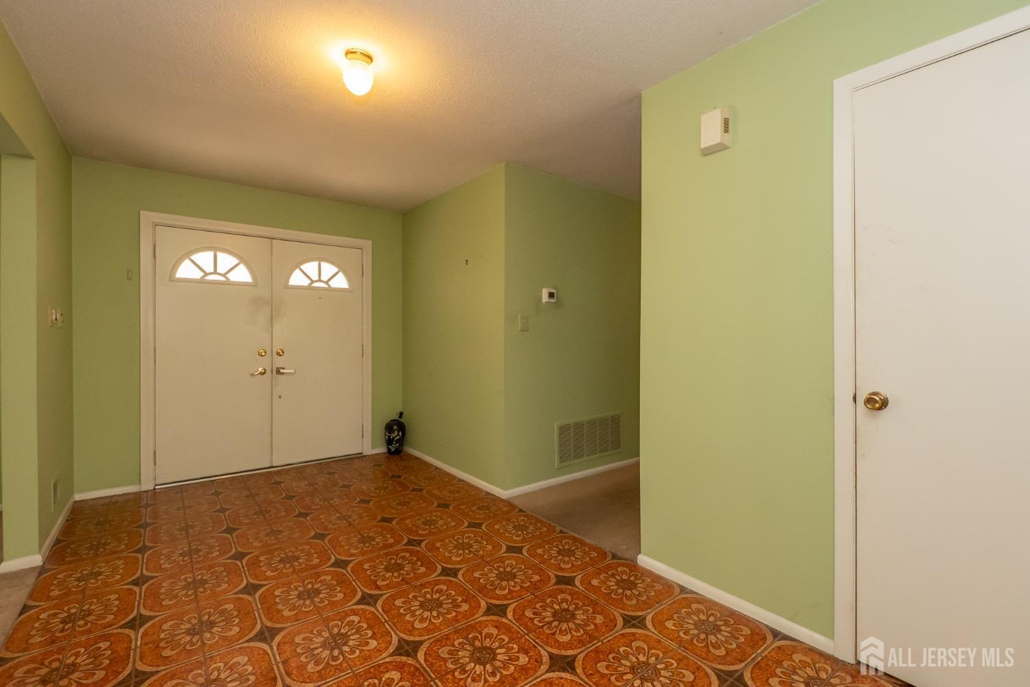 9 Wood Lake Drive, Piscataway, New Jersey image 7