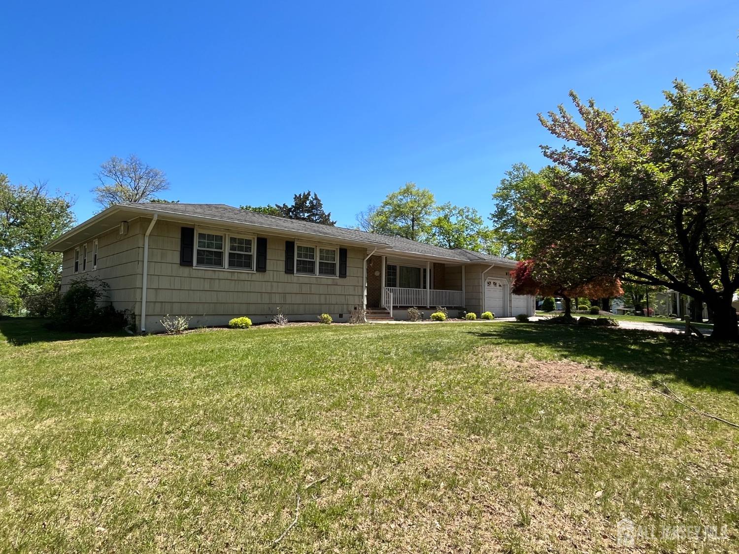 9 Wood Lake Drive, Piscataway, New Jersey image 1