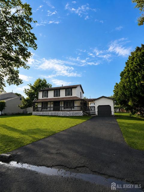 Homes For Sale - 980 Gates Avenue<br/> Piscataway, NJ 08854